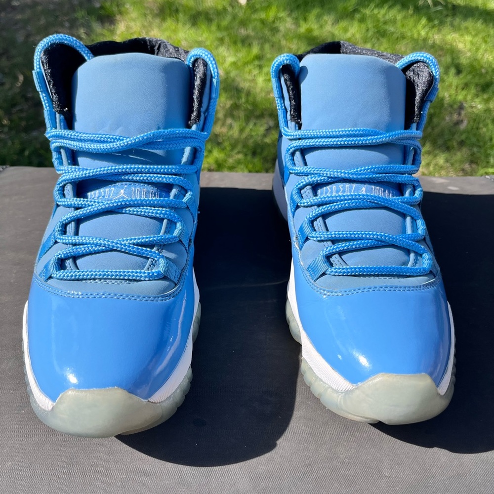 Pantone Jordan 11 - size 8.5 used